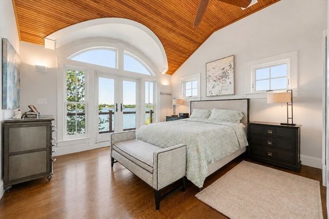 358 Rock Island Rd, Quincy, MA 02169