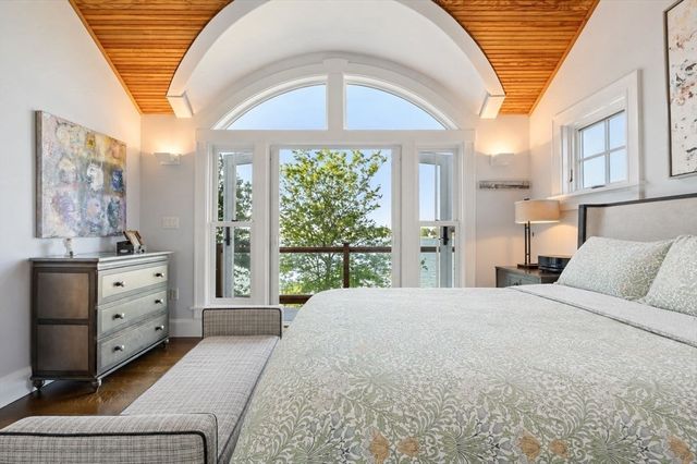 358 Rock Island Rd, Quincy, MA 02169