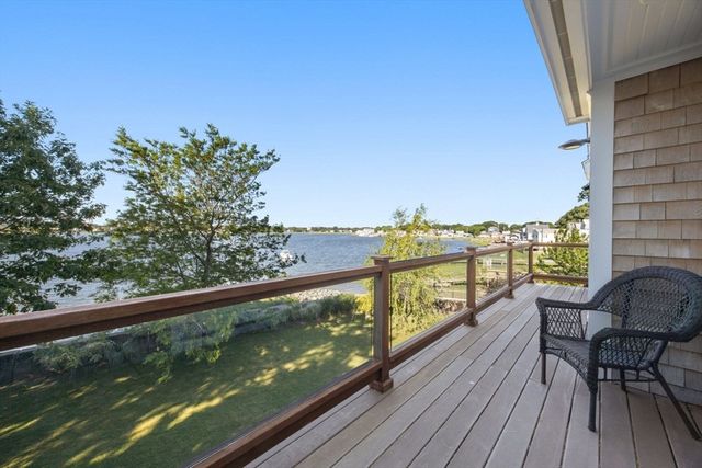 358 Rock Island Rd, Quincy, MA 02169