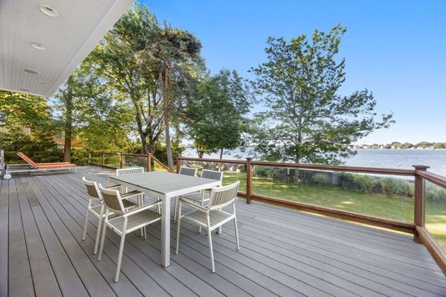 358 Rock Island Rd, Quincy, MA 02169