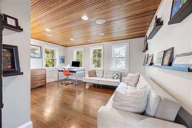 358 Rock Island Rd, Quincy, MA 02169