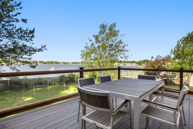 358 Rock Island Rd, Quincy, MA 02169