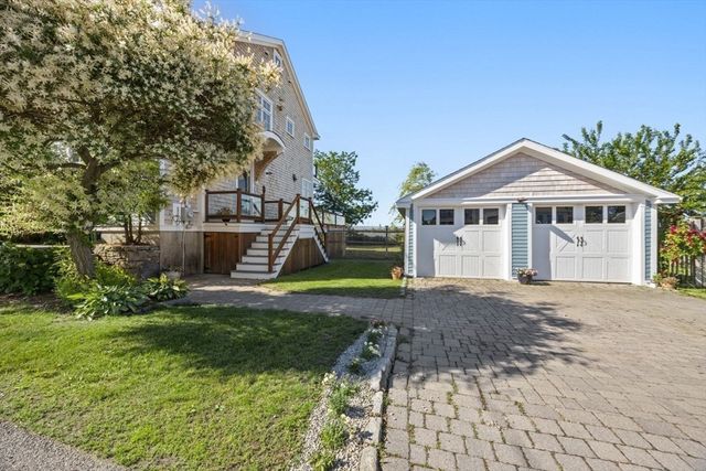 358 Rock Island Rd, Quincy, MA 02169