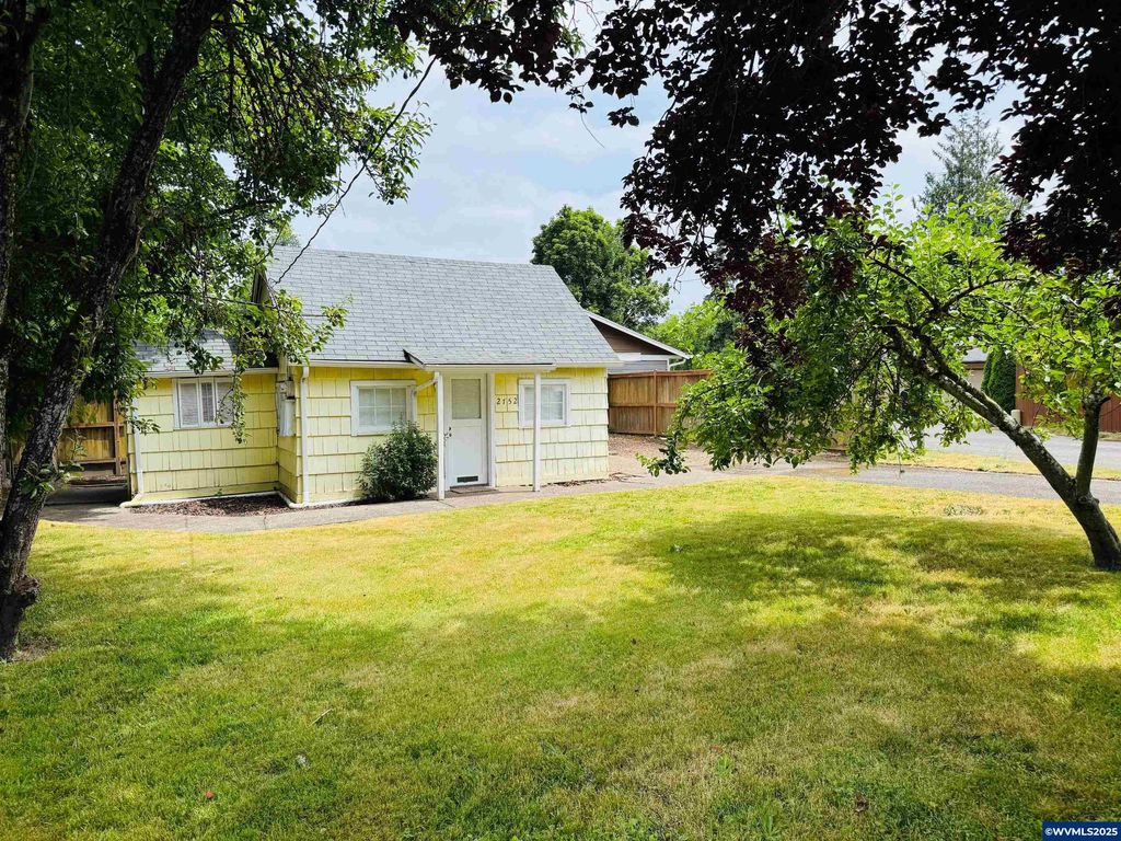 2752 Summer St SE, Salem, OR 97302