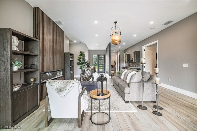 4269 15th AVE SW, Naples, FL 34116