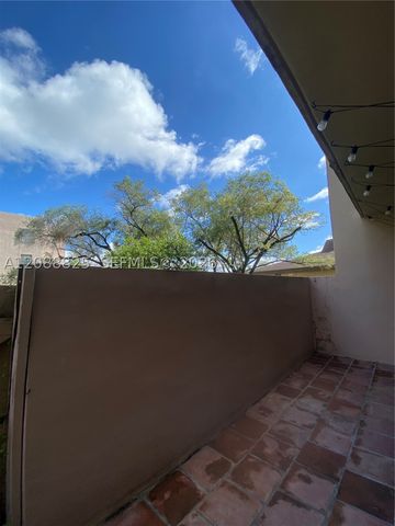 10625 SW 112th Ave 103, Miami, FL 33176