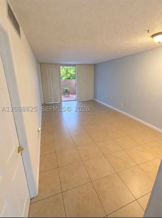 10625 SW 112th Ave 103, Miami, FL 33176