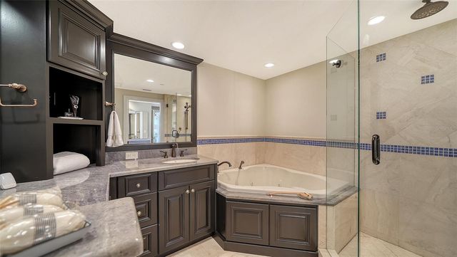 575 SANCTUARY DRIVE A504, Longboat Key, FL 34228