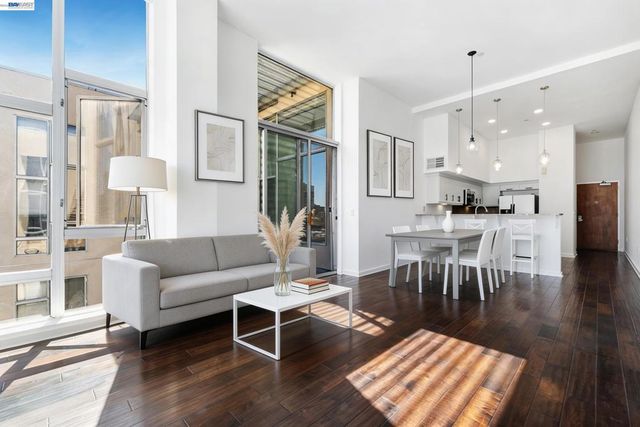 630 Thomas L Berkley Way 822, Oakland, CA 94612