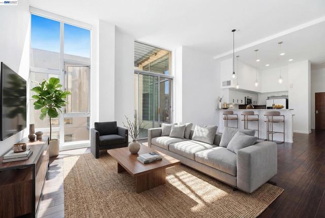 630 Thomas L Berkley Way 822, Oakland, CA 94612