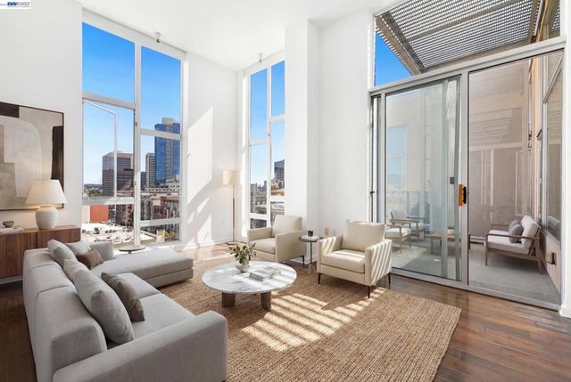 630 Thomas L Berkley Way 822, Oakland, CA 94612