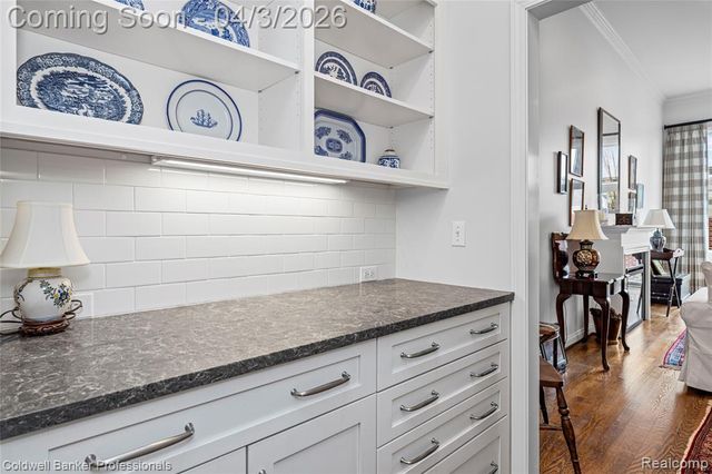 10002 Harbor Place Drive, Saint Clair Shores, MI 48080