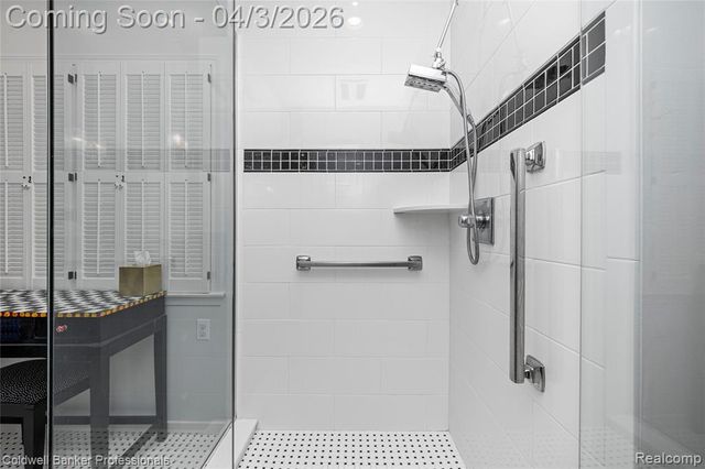 10002 Harbor Place Drive, Saint Clair Shores, MI 48080