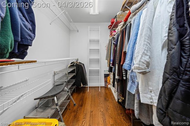 10002 Harbor Place Drive, Saint Clair Shores, MI 48080