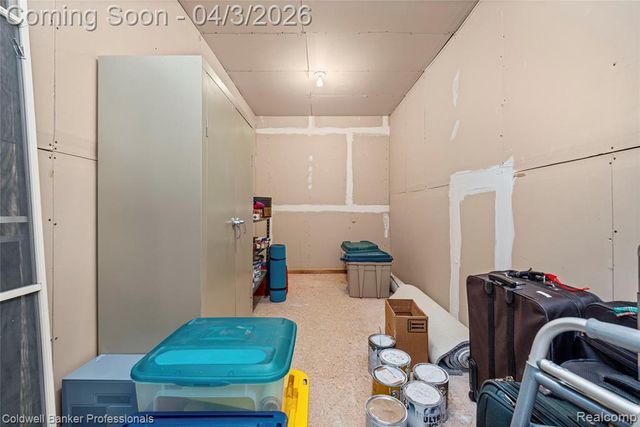 10002 Harbor Place Drive, Saint Clair Shores, MI 48080