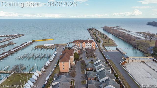 10002 Harbor Place Drive, Saint Clair Shores, MI 48080