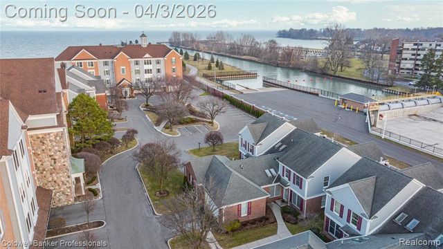 10002 Harbor Place Drive, Saint Clair Shores, MI 48080