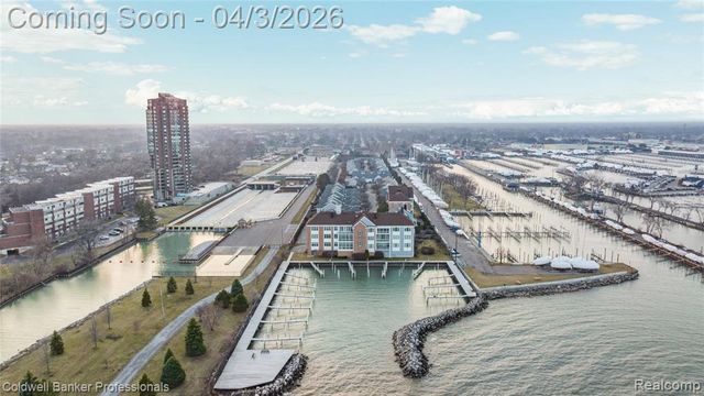 10002 Harbor Place Drive, Saint Clair Shores, MI 48080