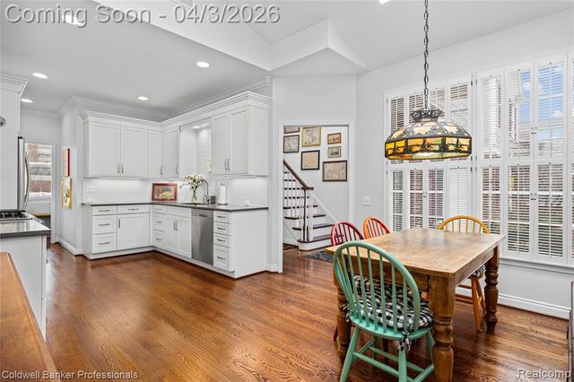 10002 Harbor Place Drive, Saint Clair Shores, MI 48080