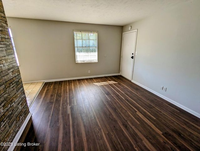 3523 Georgetown Pl, Louisville, KY 40215
