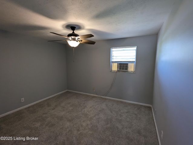 3523 Georgetown Pl, Louisville, KY 40215