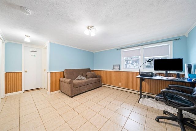 29 Hillcrest Ave, Brockton, MA 02301