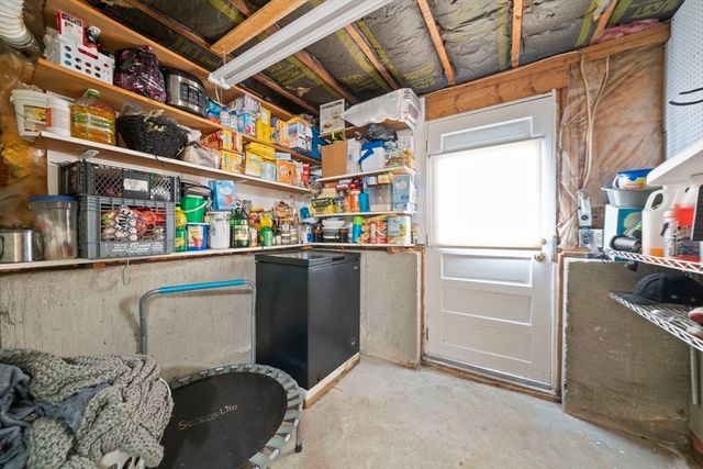 29 Hillcrest Ave, Brockton, MA 02301