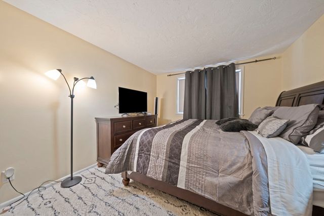 29 Hillcrest Ave, Brockton, MA 02301