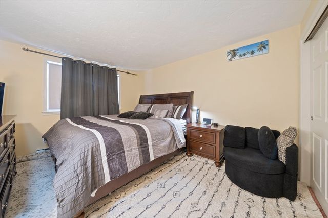 29 Hillcrest Ave, Brockton, MA 02301