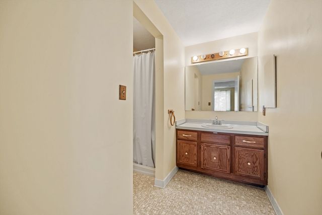 399 Pond St B8, Braintree, MA 02184