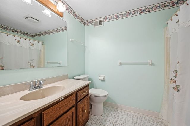 399 Pond St B8, Braintree, MA 02184