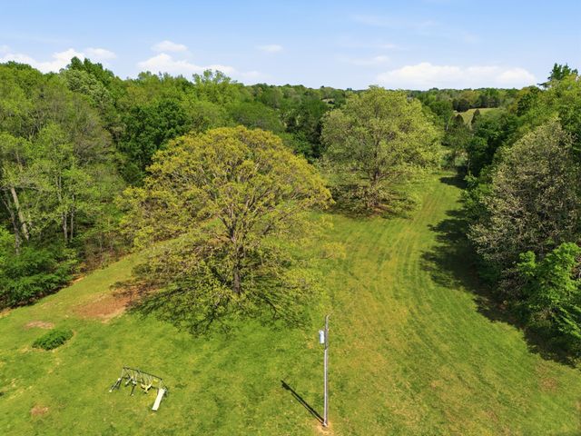 985 Furnace Hollow Road, Dickson, TN 37055