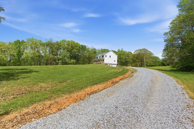 985 Furnace Hollow Road, Dickson, TN 37055