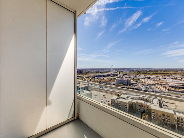 2430 Victory Park Lane 2301, Dallas, TX 75219