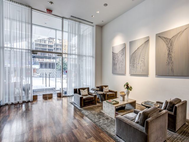 2430 Victory Park Lane 2301, Dallas, TX 75219