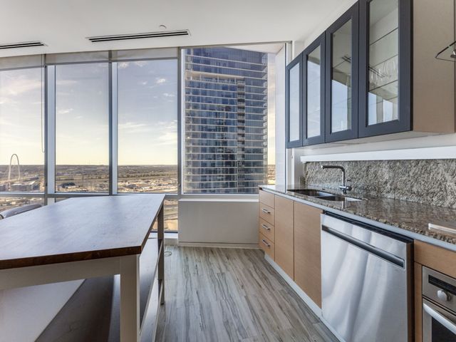 2430 Victory Park Lane 2301, Dallas, TX 75219