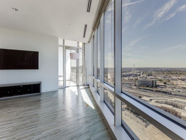 2430 Victory Park Lane 2301, Dallas, TX 75219