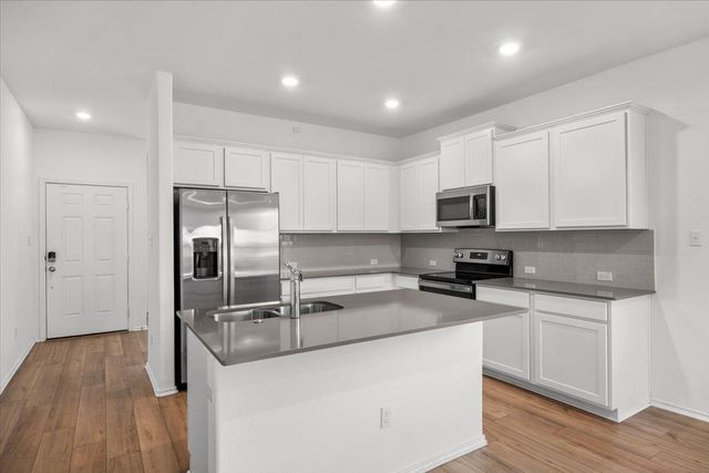 448 Perfect World LOOP, Jarrell, TX 76537