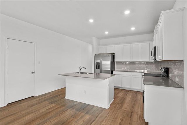 448 Perfect World LOOP, Jarrell, TX 76537