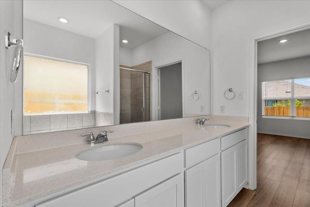 448 Perfect World LOOP, Jarrell, TX 76537