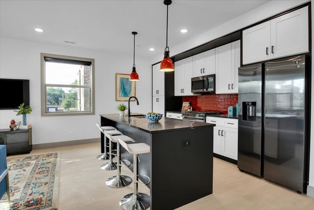 4235 S Champlain Avenue 2S, Chicago, IL 60653