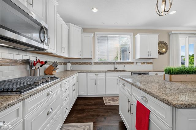 11137 Glen Avon Way, Zionsville, IN 46077