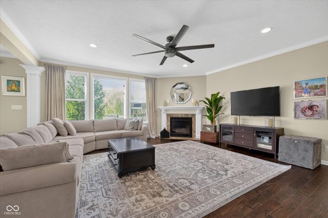 11137 Glen Avon Way, Zionsville, IN 46077