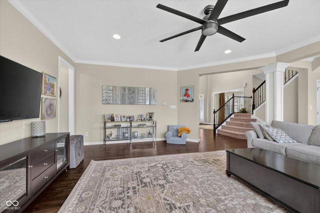11137 Glen Avon Way, Zionsville, IN 46077