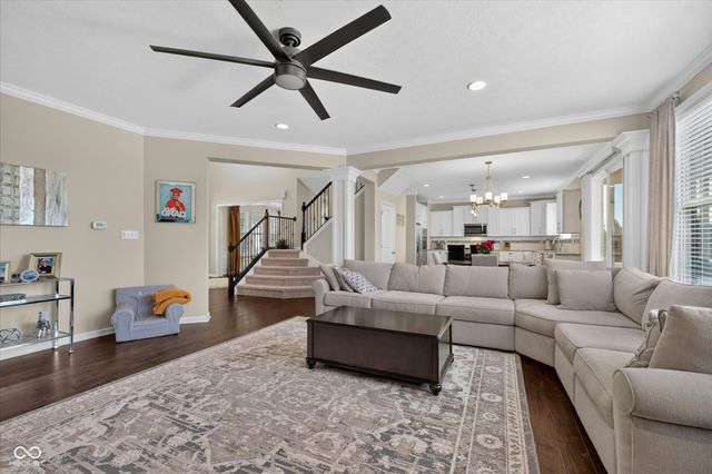 11137 Glen Avon Way, Zionsville, IN 46077