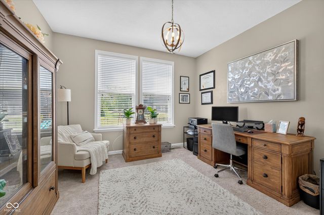 11137 Glen Avon Way, Zionsville, IN 46077