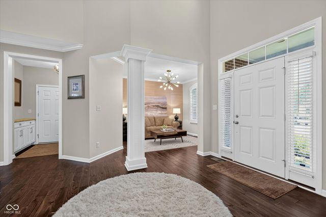 11137 Glen Avon Way, Zionsville, IN 46077