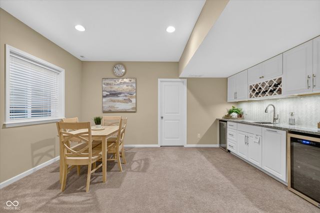 11137 Glen Avon Way, Zionsville, IN 46077