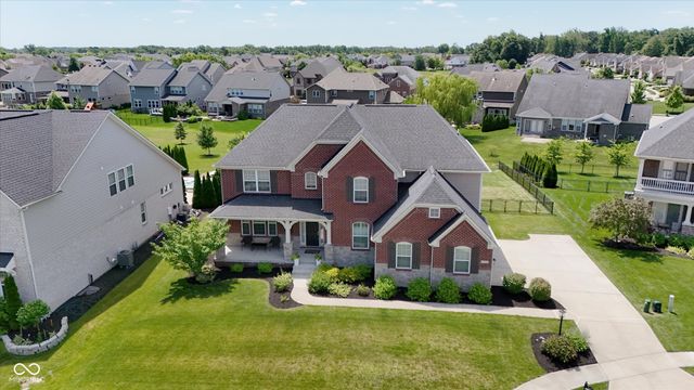 11137 Glen Avon Way, Zionsville, IN 46077