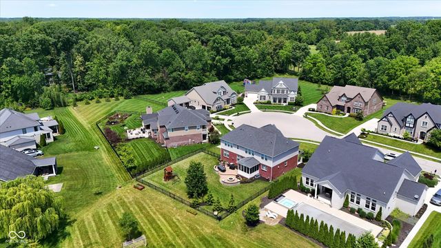 11137 Glen Avon Way, Zionsville, IN 46077